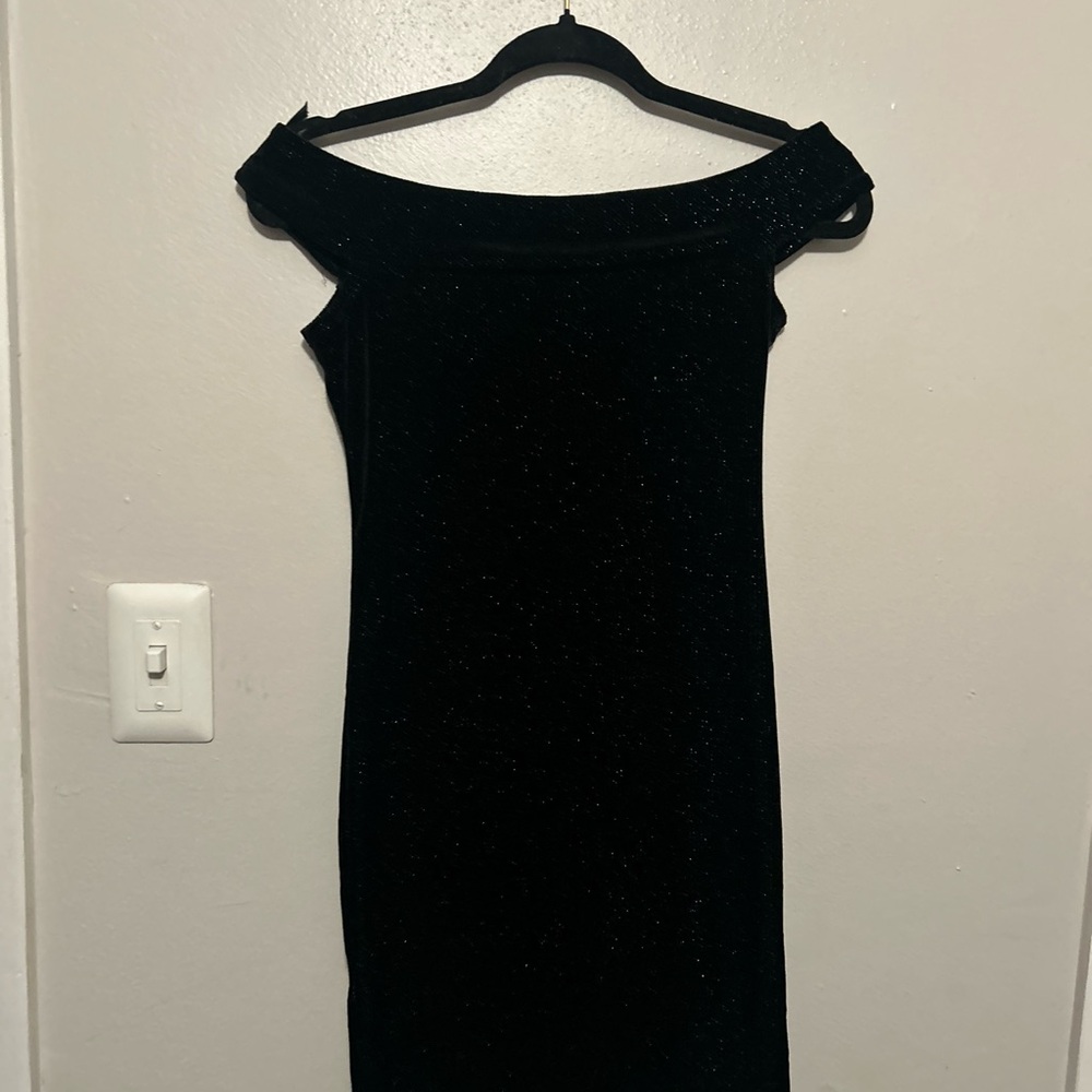 Forever 21 Black Off-Shoulder Sheath Dress